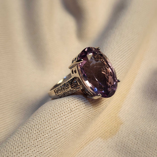 Women’s 14K white gold sterling silver ring with 12 CTW amethyst and diamond accents size 7