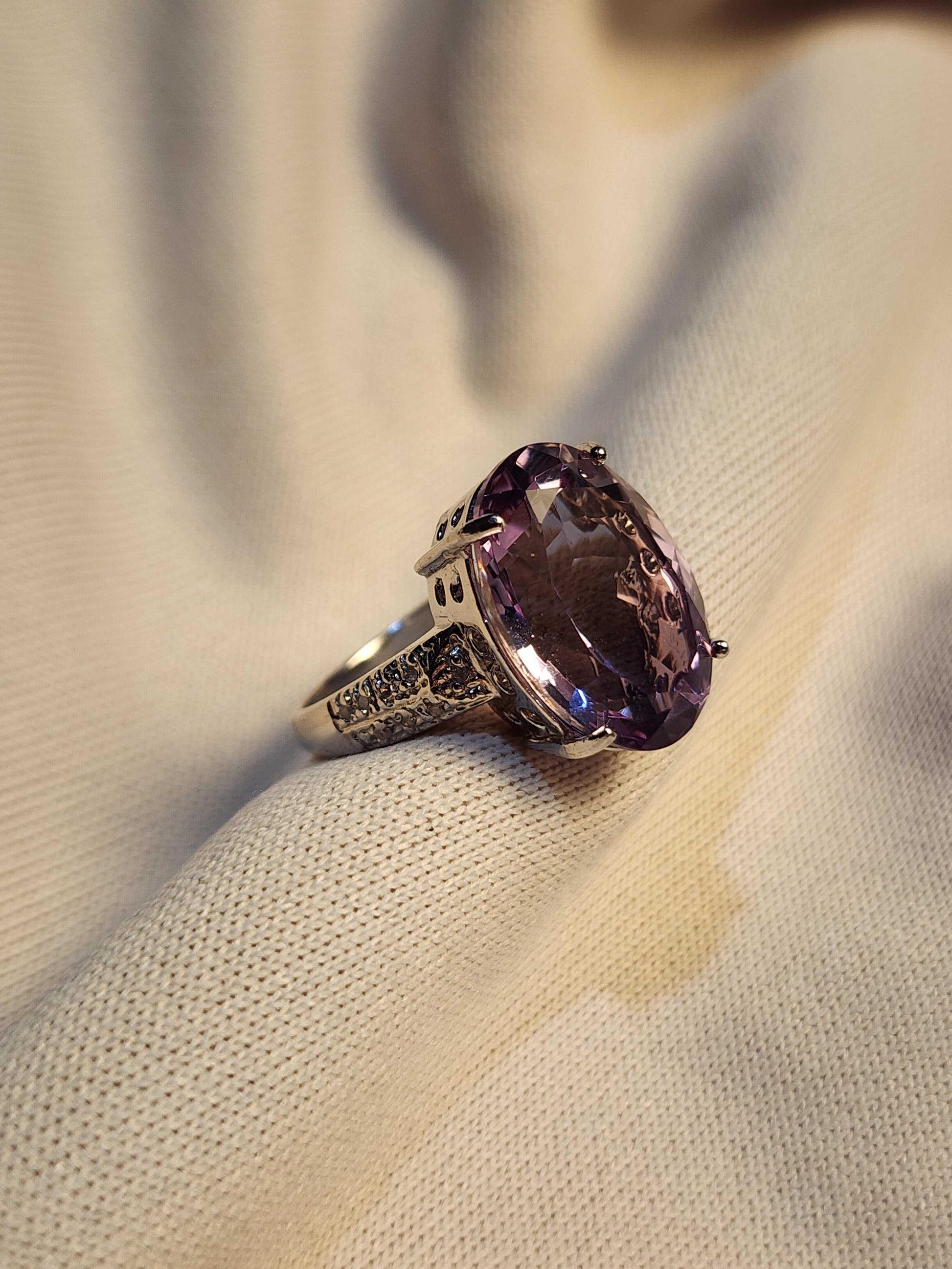 Women’s 14K white gold sterling silver ring with 12 CTW amethyst and diamond accents size 7