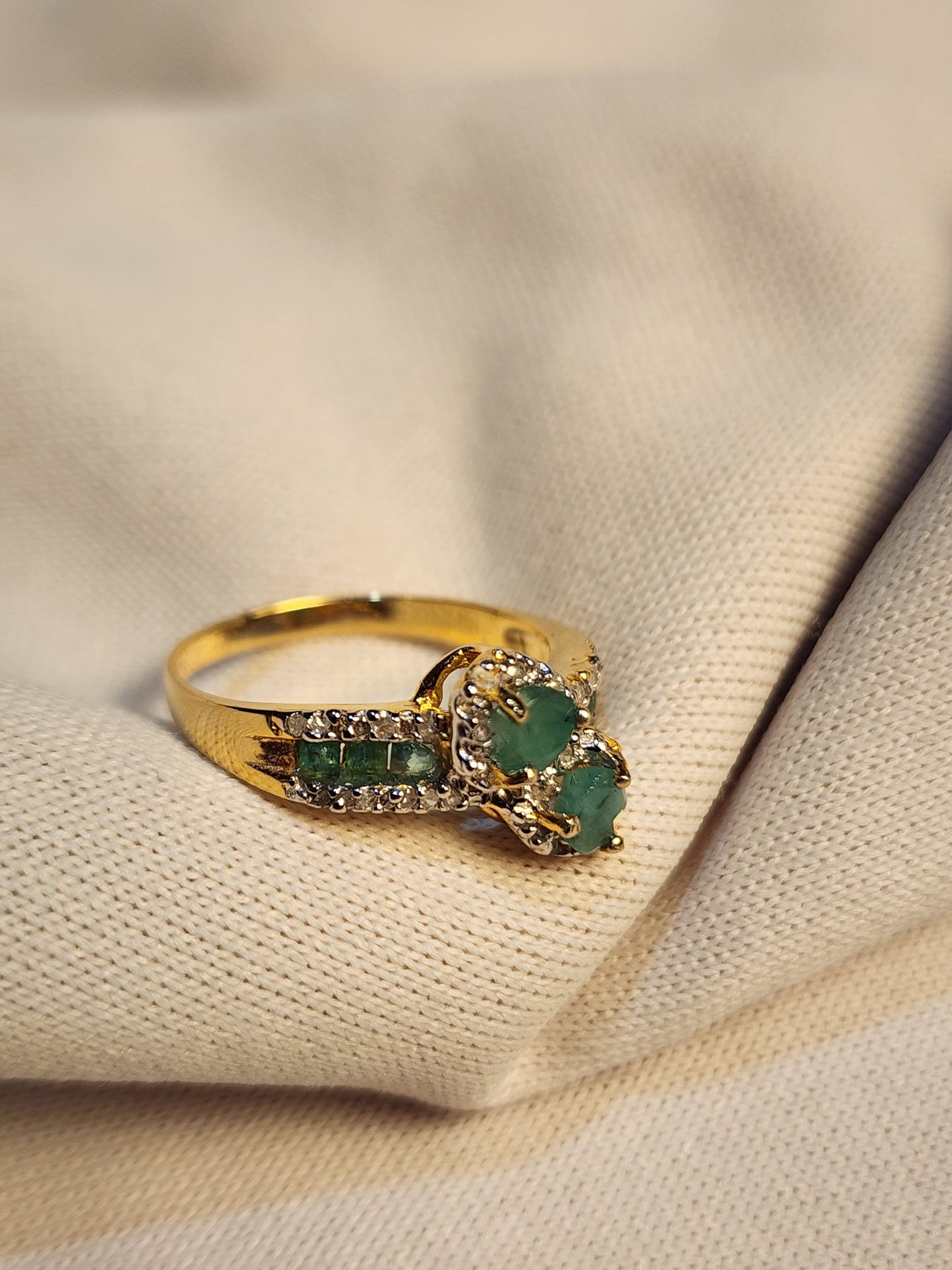 Emerald diamond and gold ring size 7