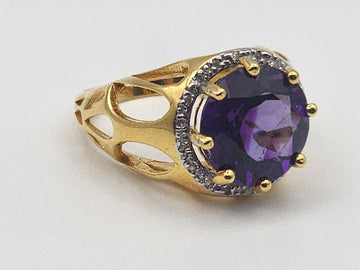 beautiful Amethyst gold plated size 7 ring