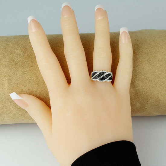 Women’s 14K white gold over sterling silver ring with black round-cut diamonds, size 7